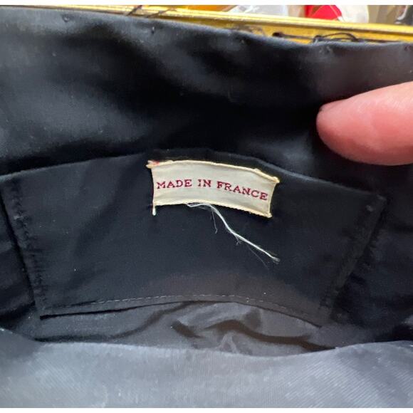 Vintage Tapestry Black Floral Needlepoint Purse Clutch Chain Strap Kiss Clasp - Picture 6 of 7